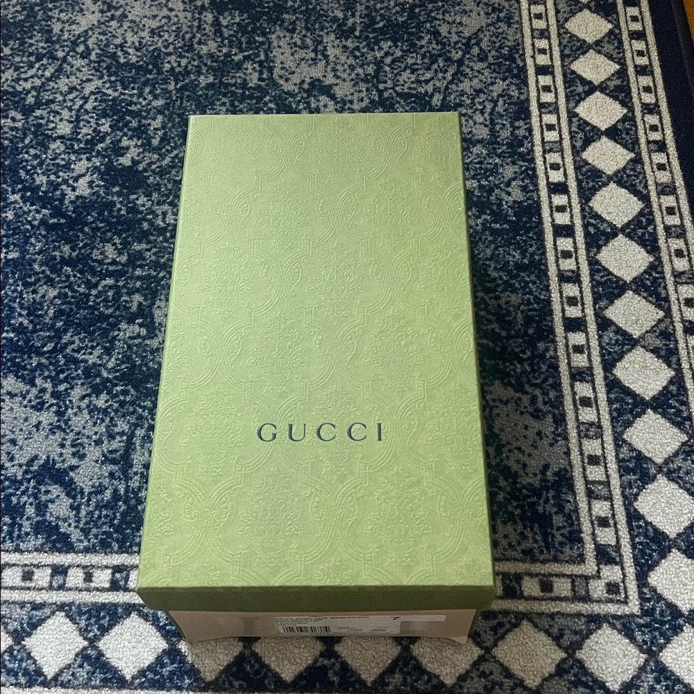 Gucci Green Sneakers - Picture 2 of 9